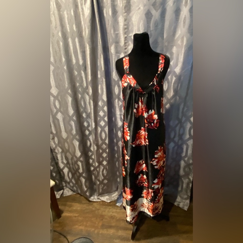 Oscar de la Renta Black and Red Floral Gown Dress Size Medium